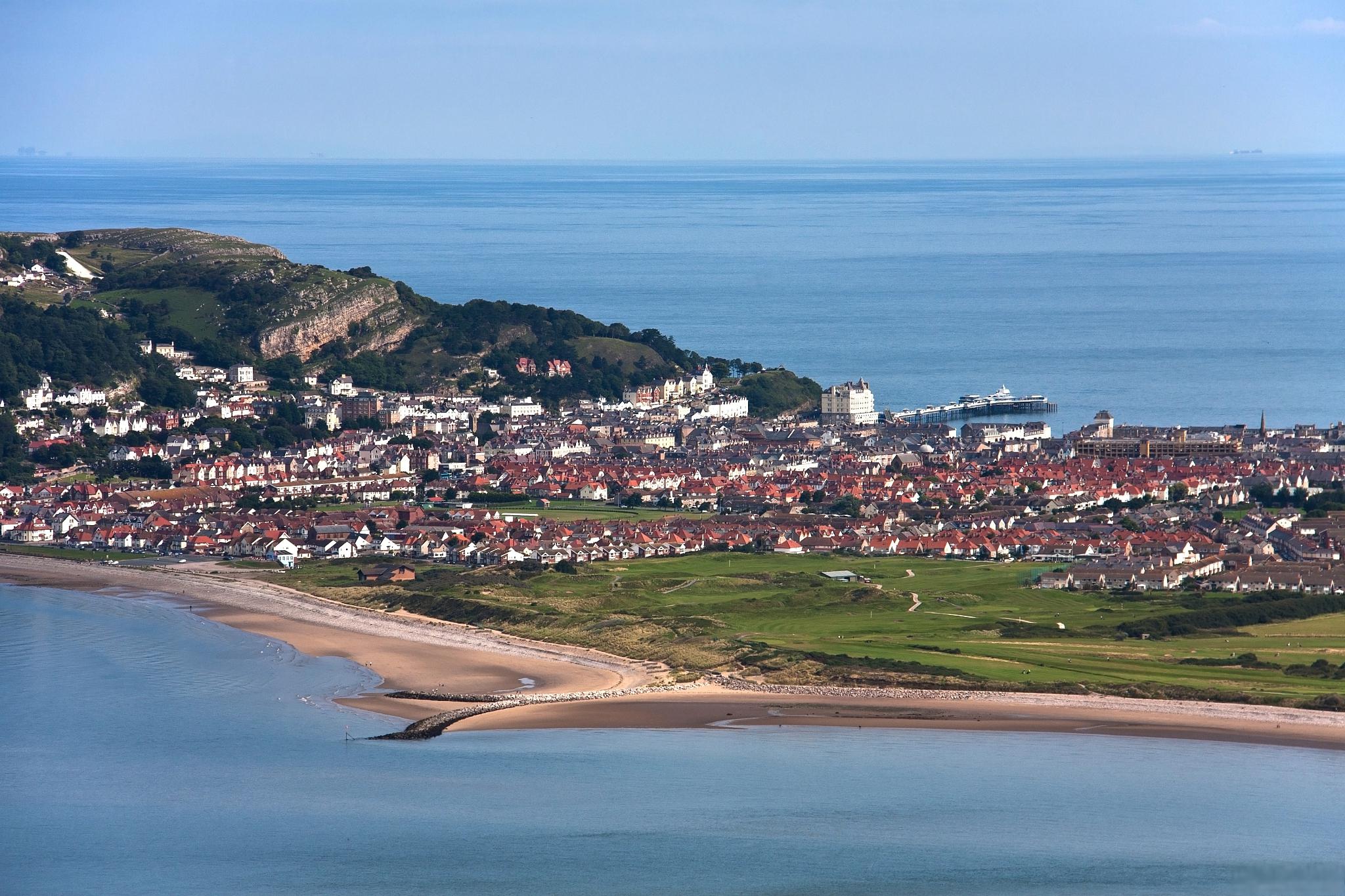 巴黎西岱岛游记 在海明威的小说里是这样描写巴黎的,说这是一个流动的