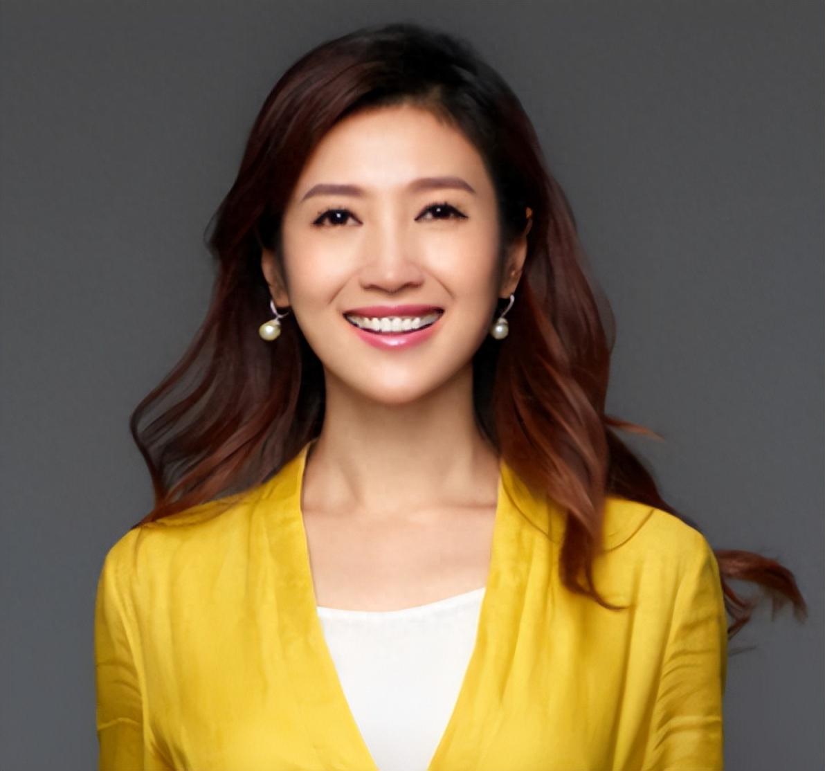 家庭事业两得意 蒋虎前妻徐春妮在离婚后嫁给了央视主持人,生了一个