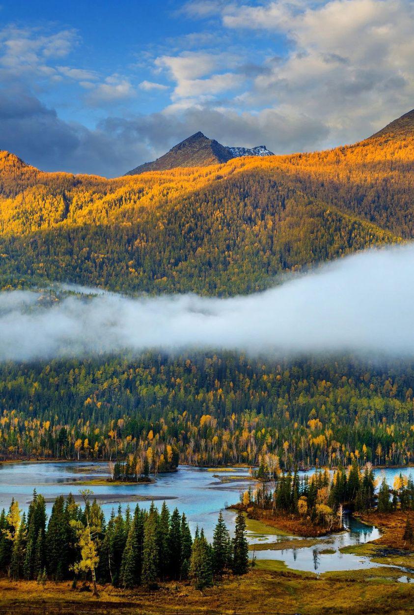 秋天山中美景 登上山顶