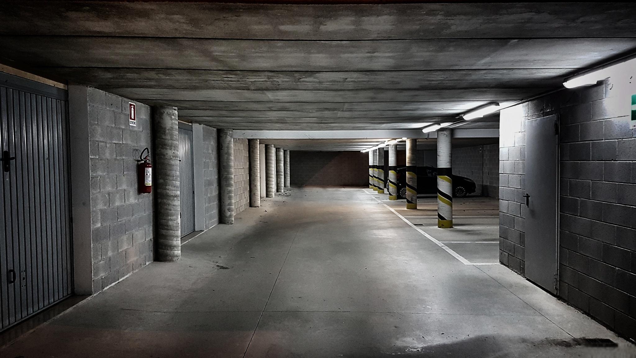 地下室内墙防水方法 地下室内墙防水是非常重要的,以防止地下水渗透和