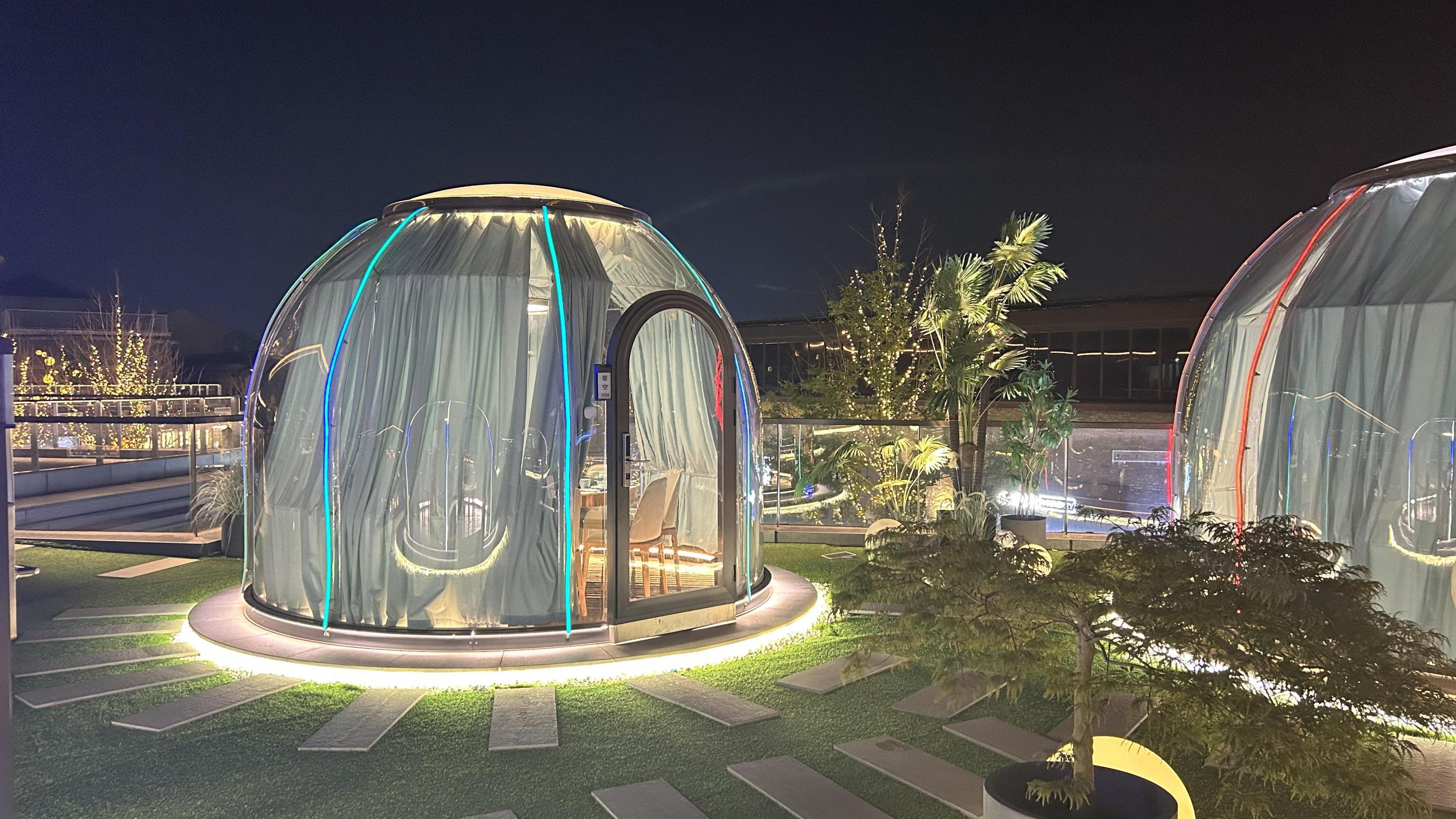 星空房:户外餐饮包间的升级之选 随着人们生活质量的不断提高,越来越