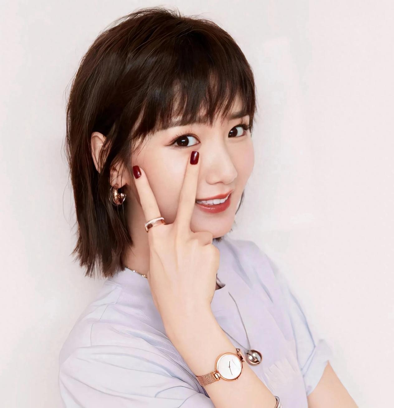 毛晓彤阚清子的眼睛颜色 毛晓彤和阚清子都拥有天生的独特眼睛,毛晓彤