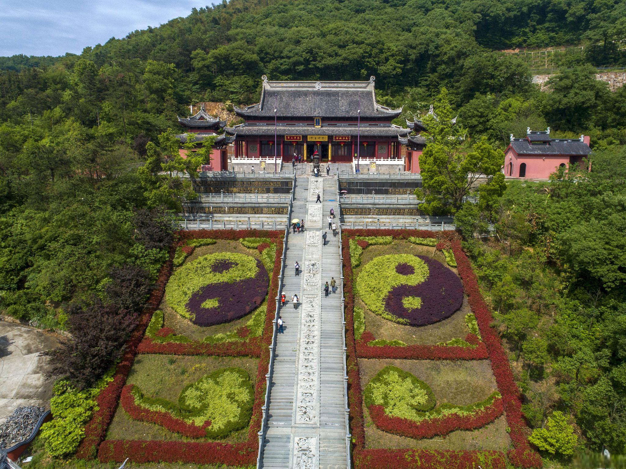 江苏茅山风景名胜区分景区事件 近日,一座令人瞠目结舌的景区成为了
