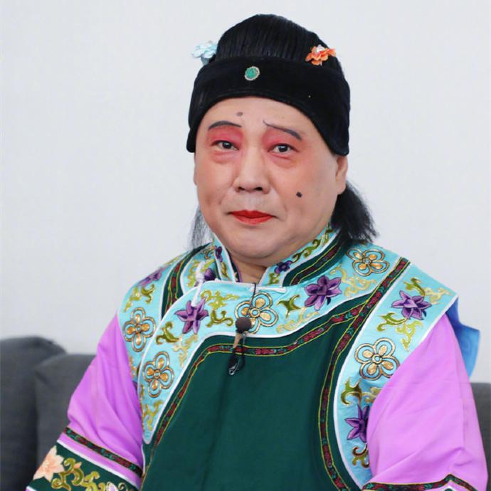 德云社郭德纲晒女装演出照 德云社郭德纲发文,晒女装演出照引热议