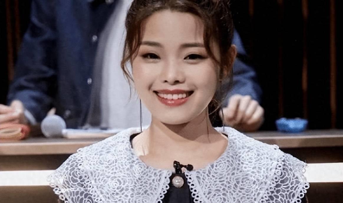 莫小贝:从最丑童星到真女大十八变 莫小贝曾被称为最丑童星,但她并没