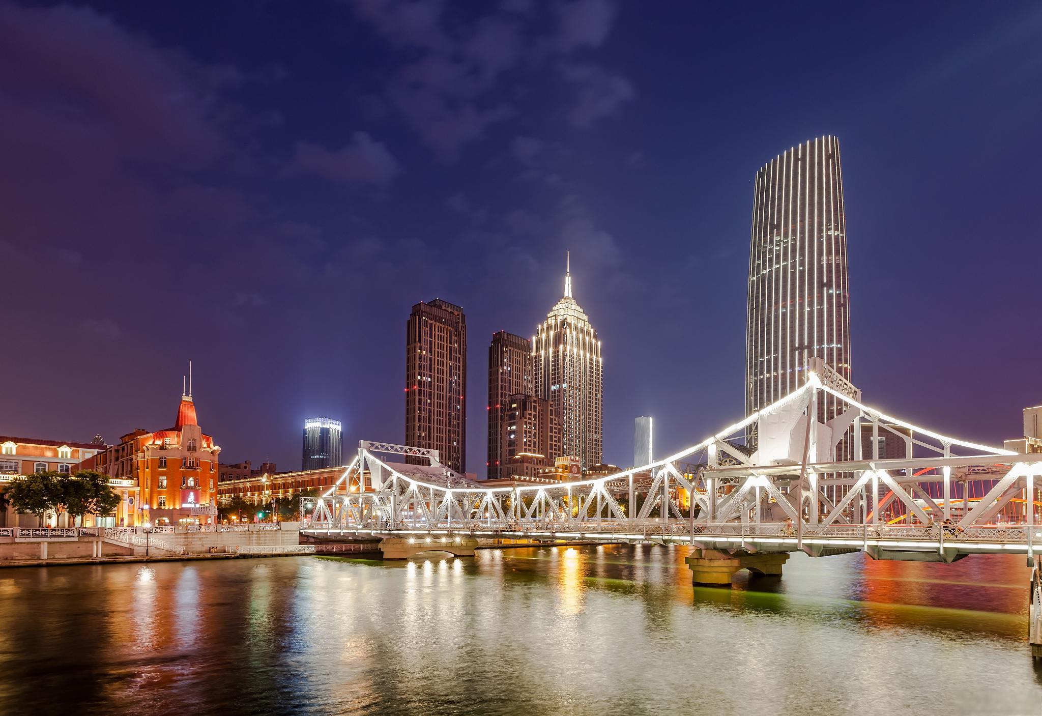 天津,今年一直很火 在我国的"佛州""威尼斯水城",六七十岁的津门大爷