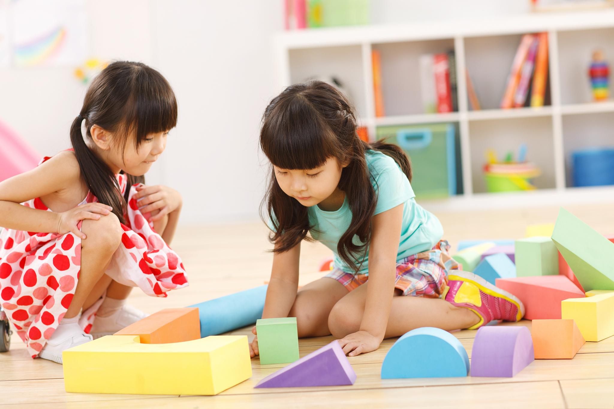 幼儿期孩子的心理发展特征 幼儿通常指的是3岁到6岁之间的儿童.
