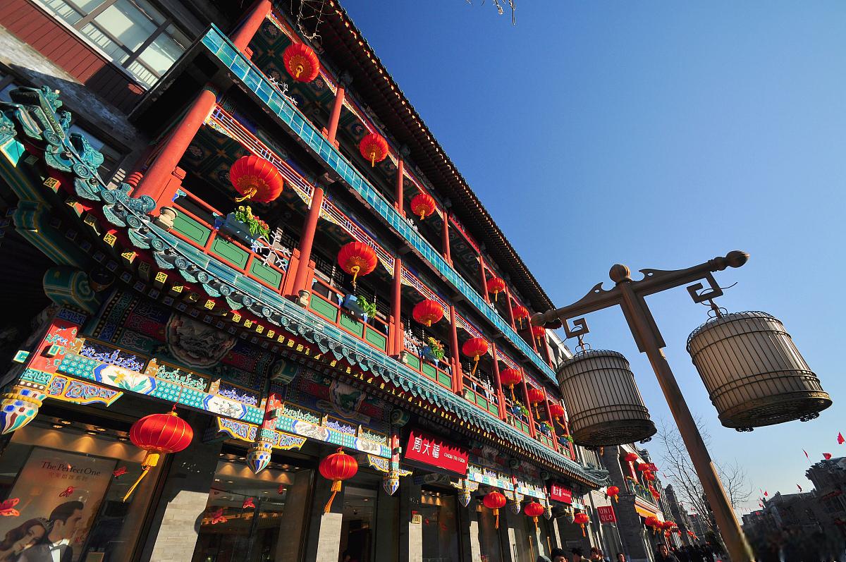 茶香与艺术表演相互融合 广德楼是北京著名的一处茶楼,这里不仅供应