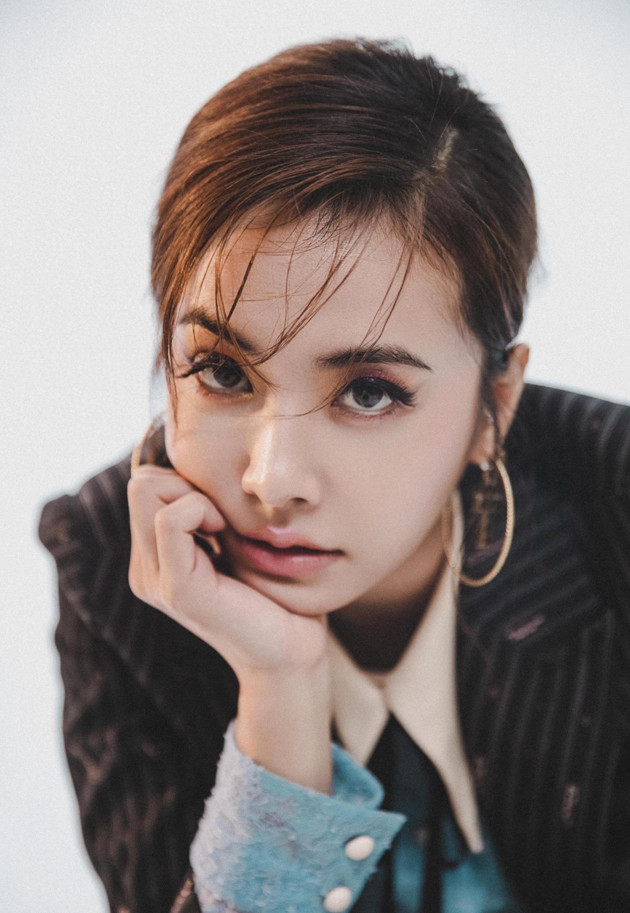 蔡依林独特直觉:女明星熊猫花花 蔡依林在直播节目中一眼认出了一只被