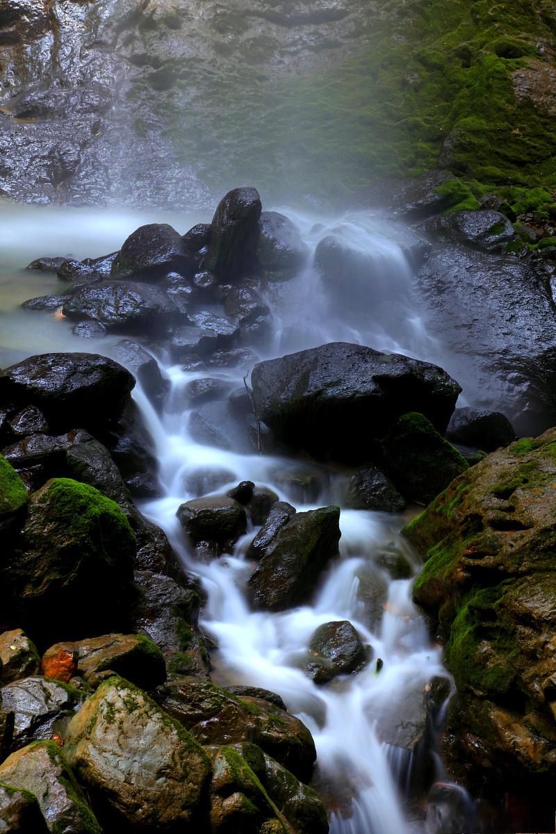重庆旅游攻略 重庆,这座拥有世界级山水风景的城市,是中国西南地区的