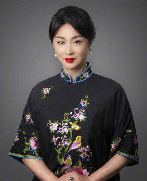 金星:另一面的金星 金星在社交平台晒出自己的近照,引起了网友们的