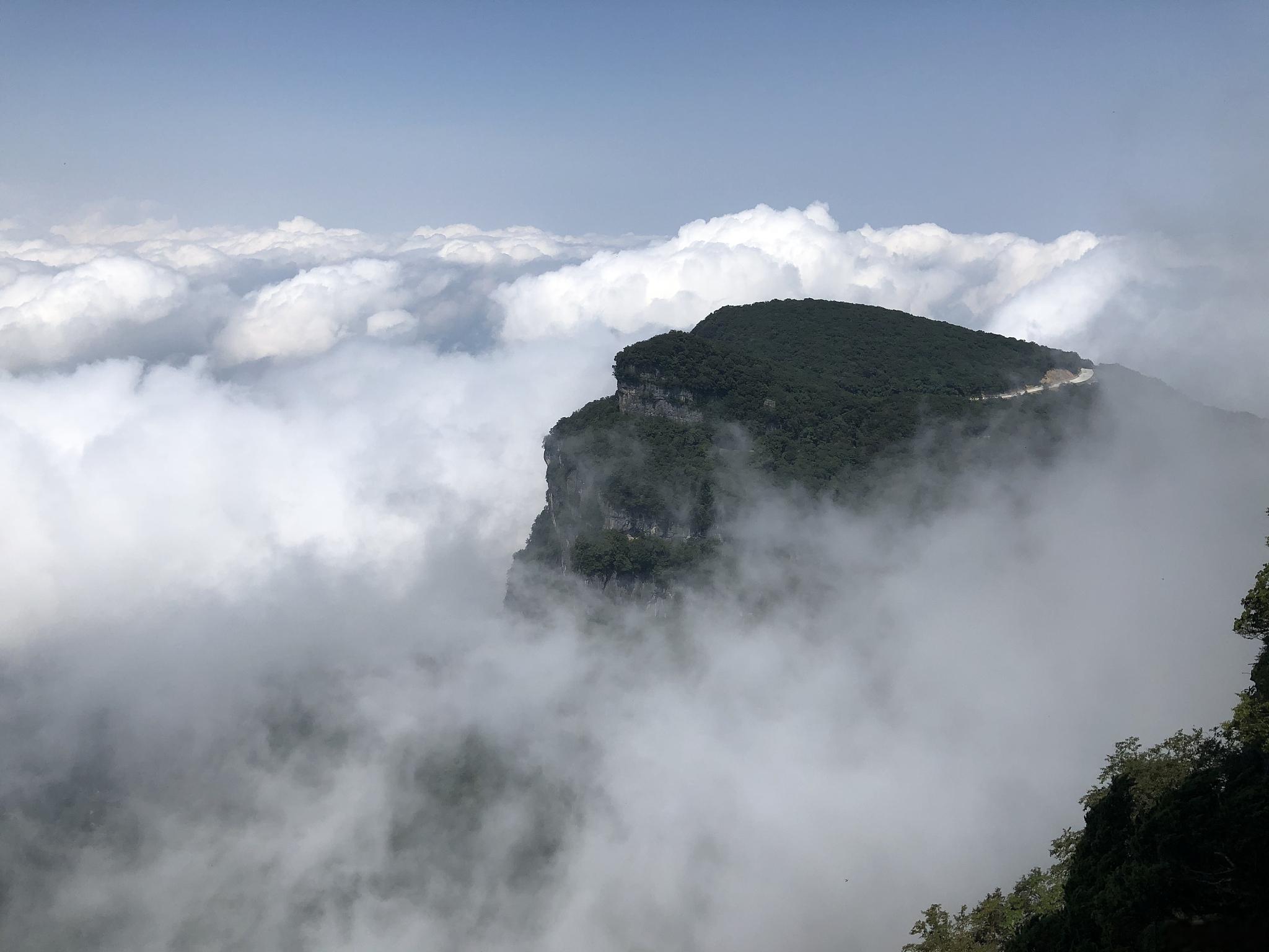 龙头山之旅 西安,这个历史悠久的城市,藏匿着许多鲜为人知的秘密.
