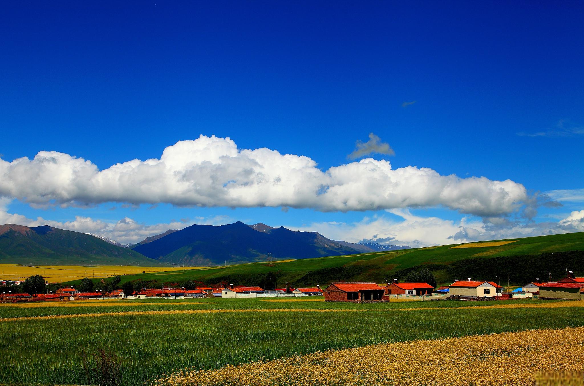 西宁到茶卡盐湖的班车之旅 茶卡盐湖,位于中国青海省西宁市往南约200