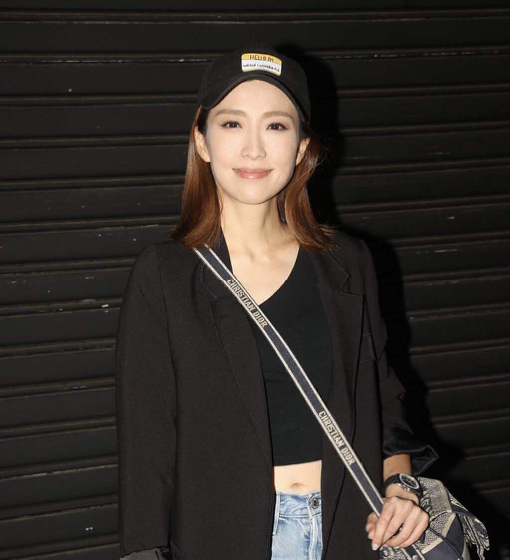 "胡说八道会"成员的婚姻状况 黄智雯和男友恋爱多年,近日传出升级为