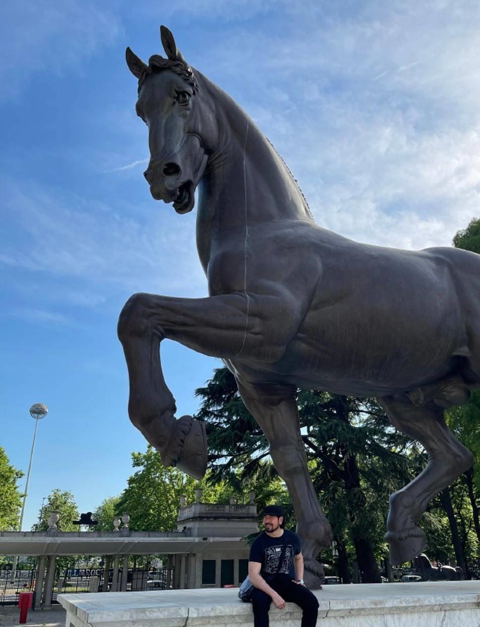 61岁费翔近照曝光 费翔,1960年1月24日出生于中国台湾,美籍华裔男性