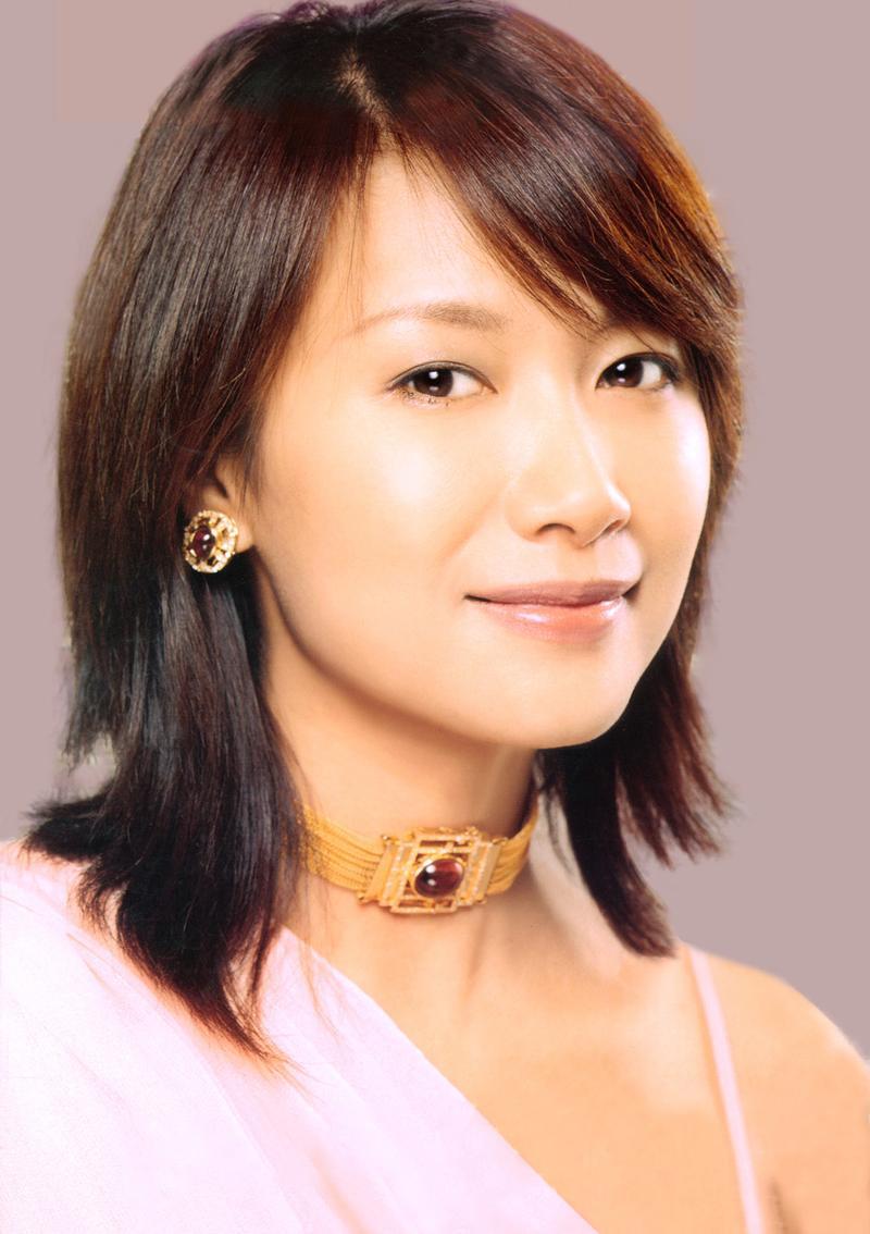 "京圈才女"徐静蕾,风流半生揭秘 徐静蕾是一位世人瞩目的京圈才女和