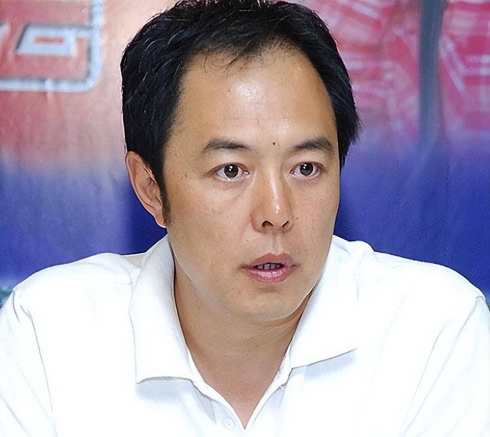 张铁林:风花雪月的传奇人生 张铁林,一个充满争议和传奇色彩的人物,从