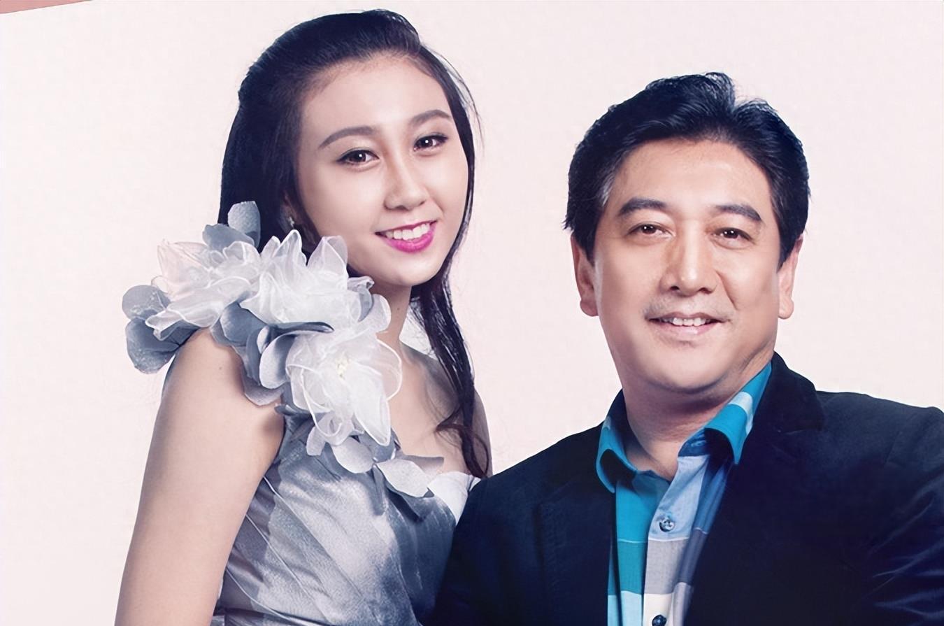 水均益女儿离职 央视著名主持人水均益的女儿水亦诗于10月18日晚上,在