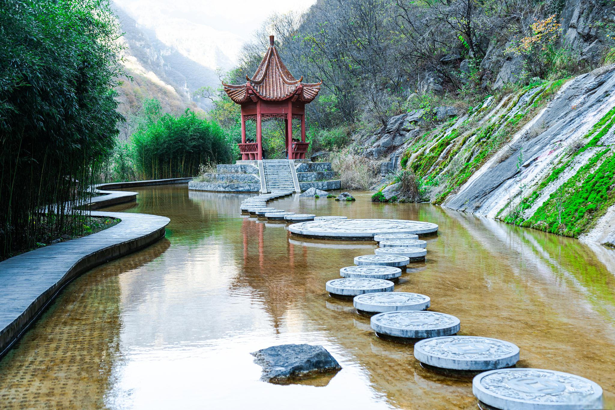 卢氏县旅游景点推荐 卢氏县位于河南省三门峡市,拥有丰富的旅游资源