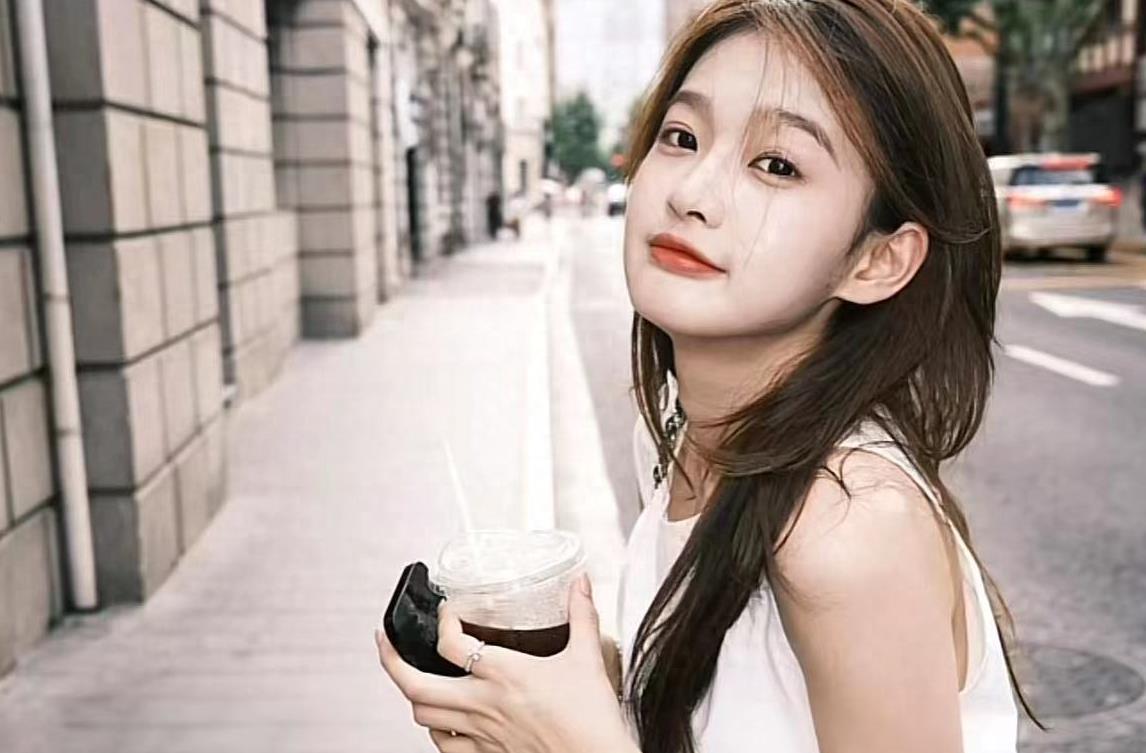 王思聪新女友送父亲豪车 王思聪的新女友小羽是一位短视频平台网红