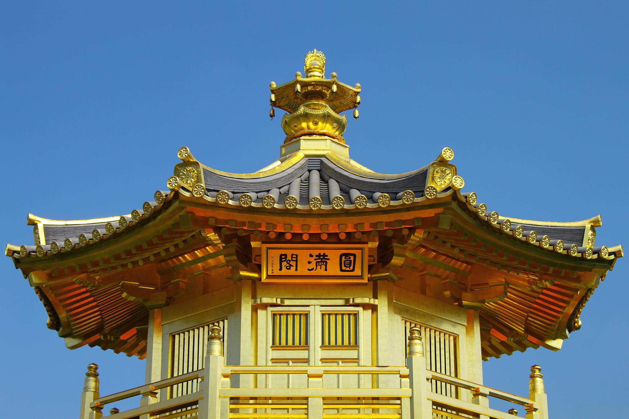 江苏镇江金山寺秋意浓 江苏这一寺庙,位于长江南岸,建于晋代,最佳观景