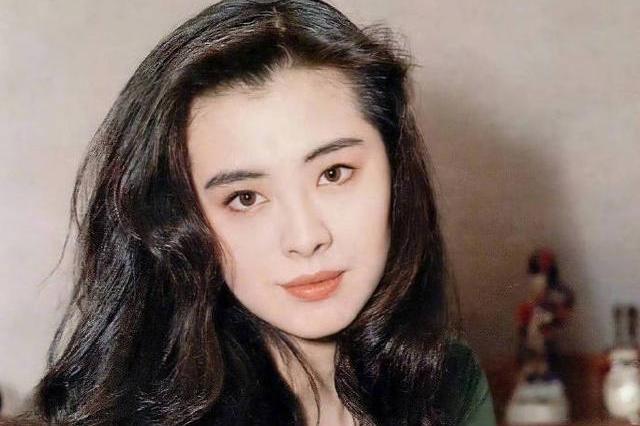 王祖贤:56岁不老女神瘦身成功 王祖贤在南京现身,身材苗条,气质优雅