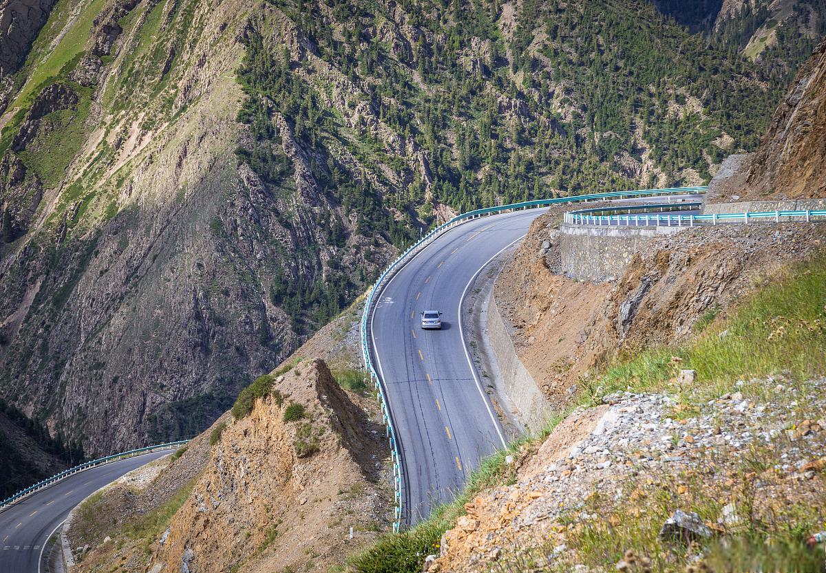 独库公路北段,一条值得探索的旅游胜地 独库公路北段,这条连接新疆