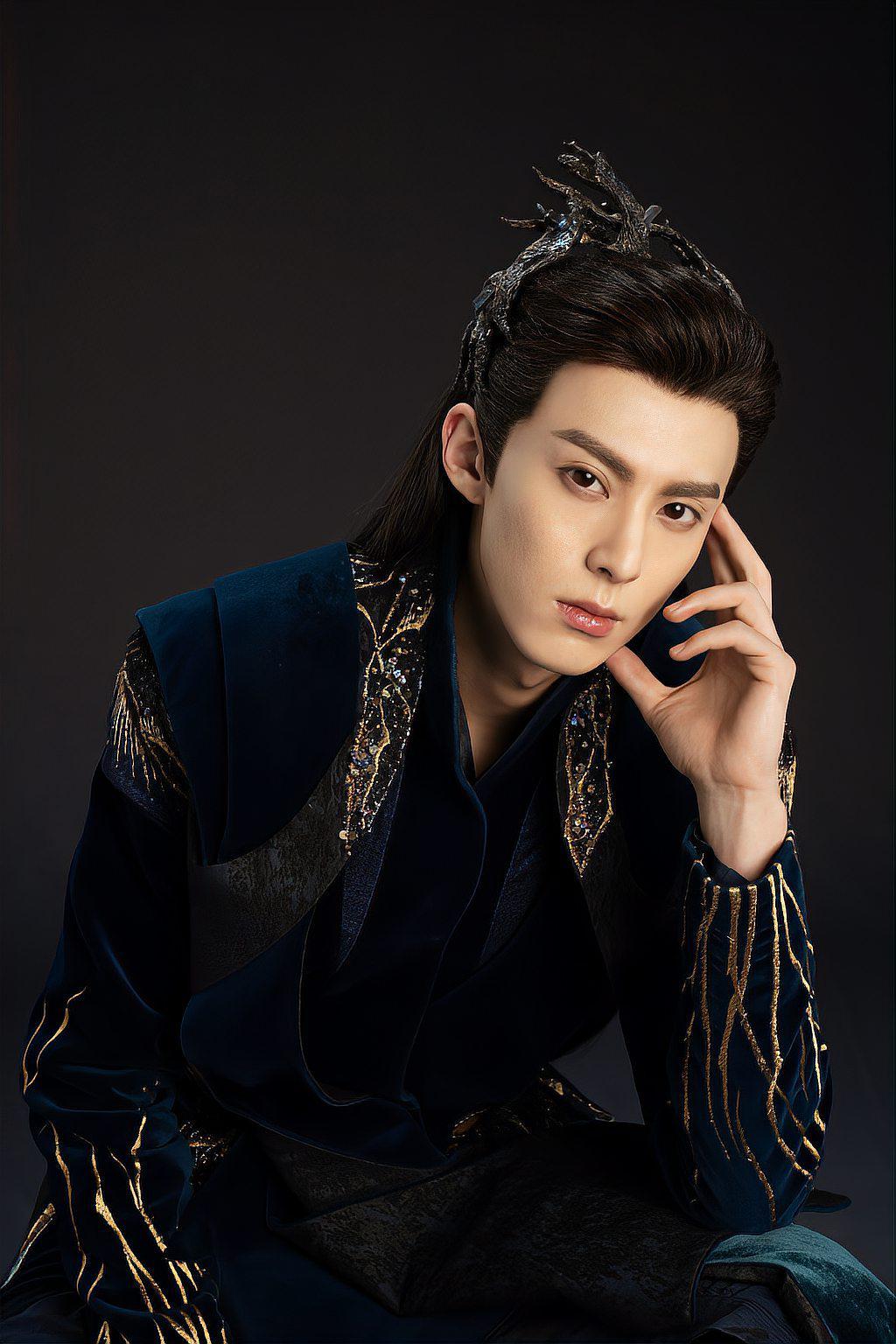 苍兰诀恭喜王鹤棣获奖 王鹤棣凭借出色的演技,荣获第九届文荣奖最佳