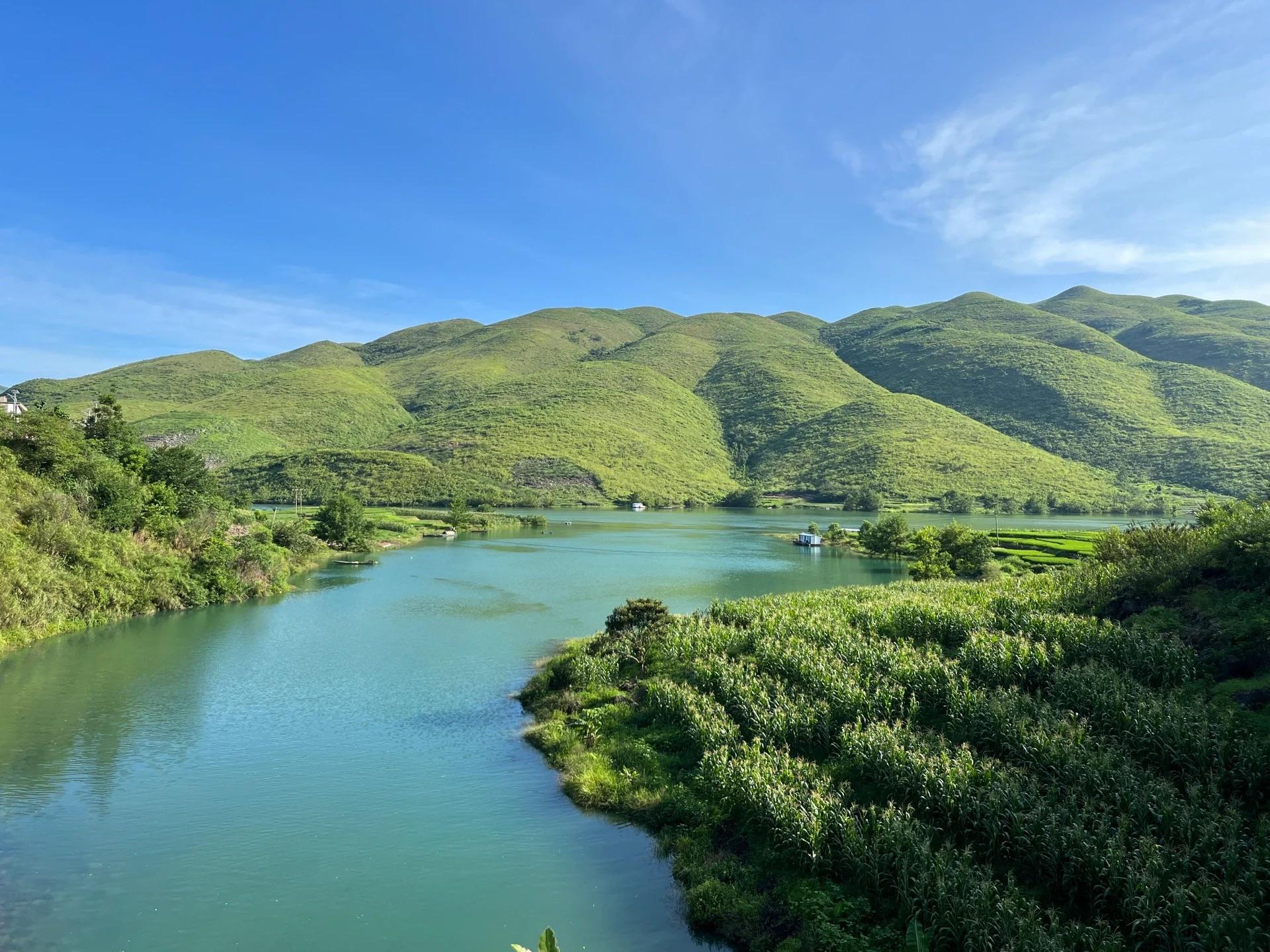安顺关岭岗乌罗秧河溯溪攻略 在安顺关岭岗乌罗秧河,有一个小众的溯溪