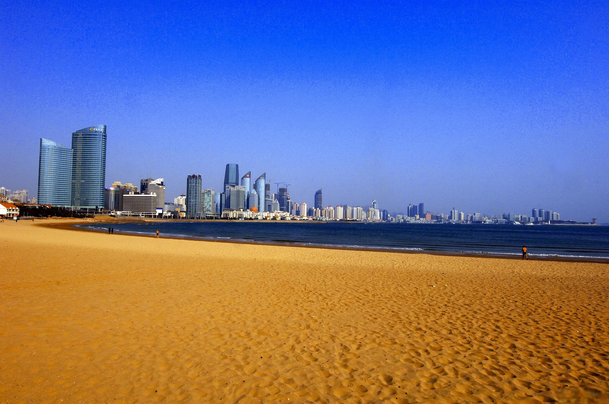 这个夏天,就来青岛金沙滩玩水吧!