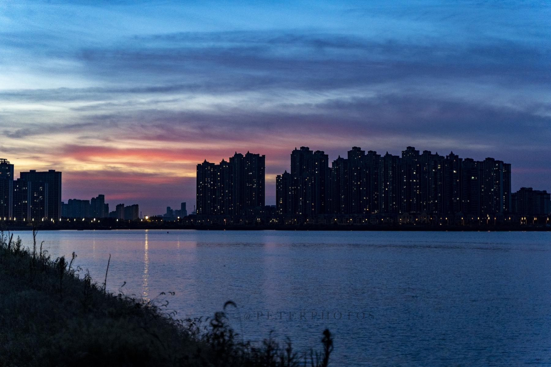 湛蓝的天空壁纸图片