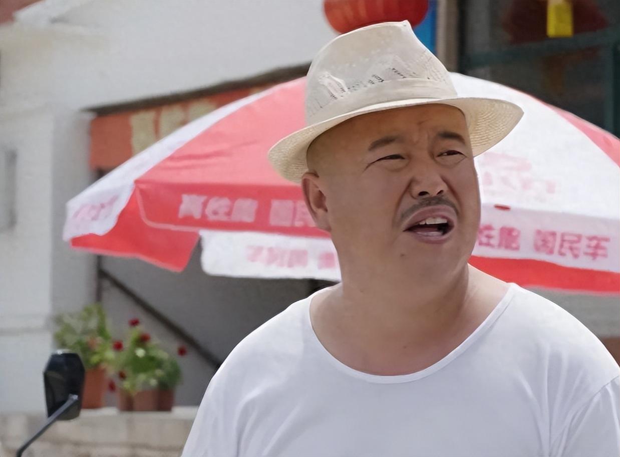 《乡村爱情》刘能扮演者赵明远去世 赵明远,一位东北喜剧演员,因突发