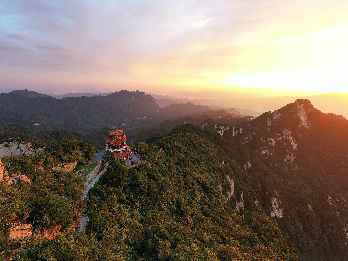 洛阳地形山脉图片