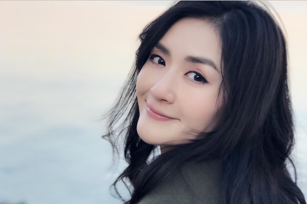 谢娜感谢王祖蓝安排,一家人赴香港游玩 谢娜与张杰一家赴香港游玩