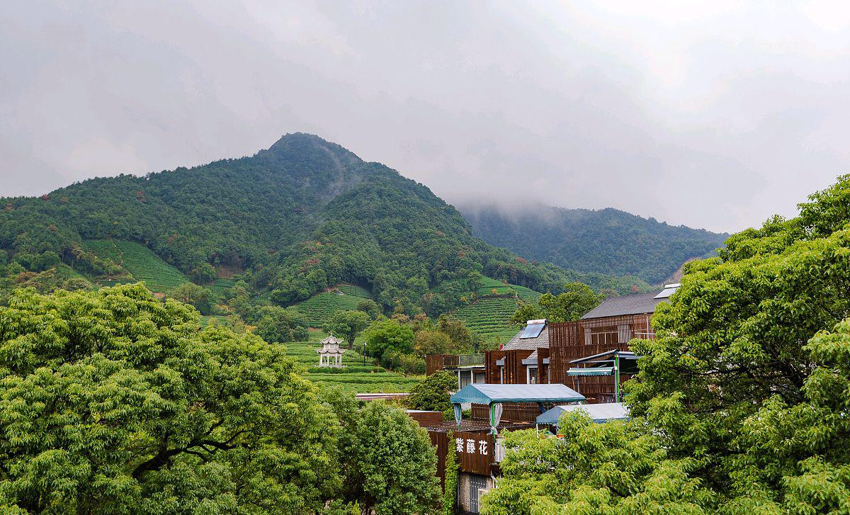 外桐坞村艺术小镇 外桐坞村艺术小镇,位于杭州西北部,是一个充满艺术