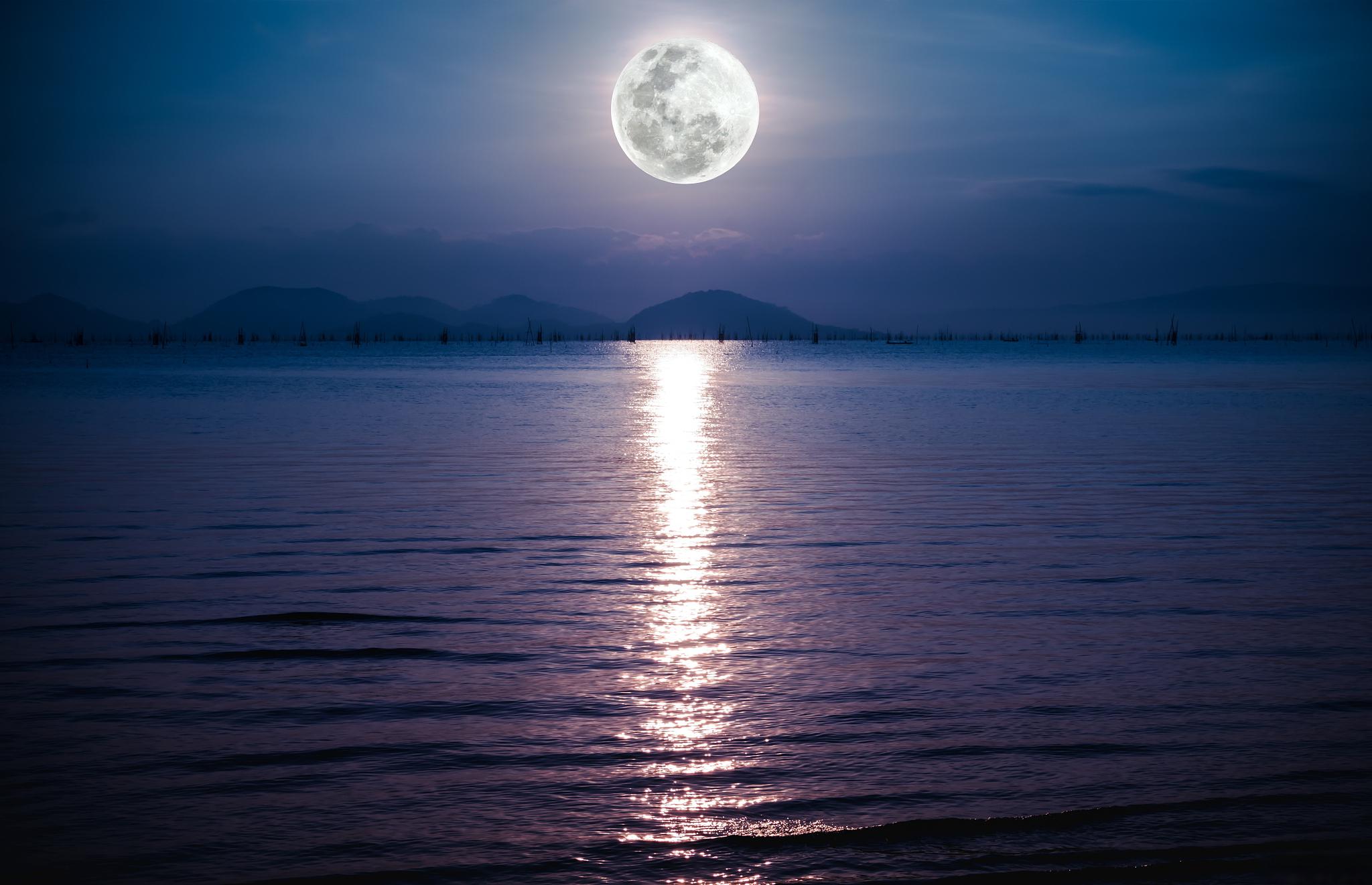 大理风花雪月四景 大理位于滇池东岸,因其独特的自然风光和丰富的民俗