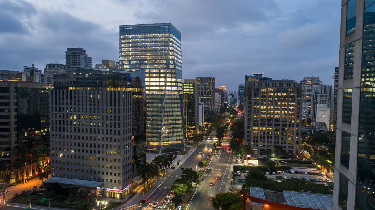 利马旅游攻略 利马是秘鲁的首都,也是该国最大的城市和主要的经济和