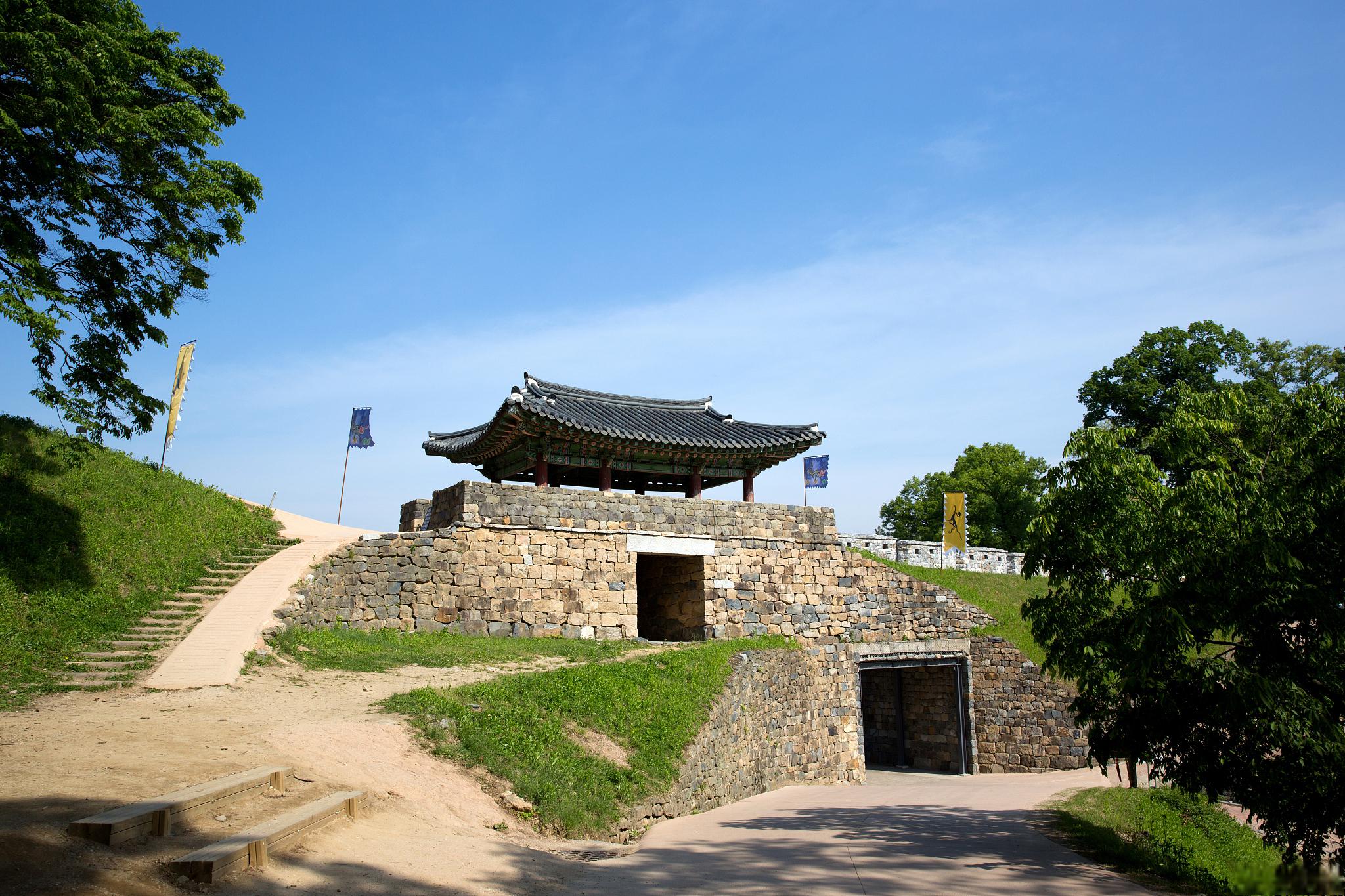 通化是一个拥有丰富旅游资源的城市,有许多值得一游的景点