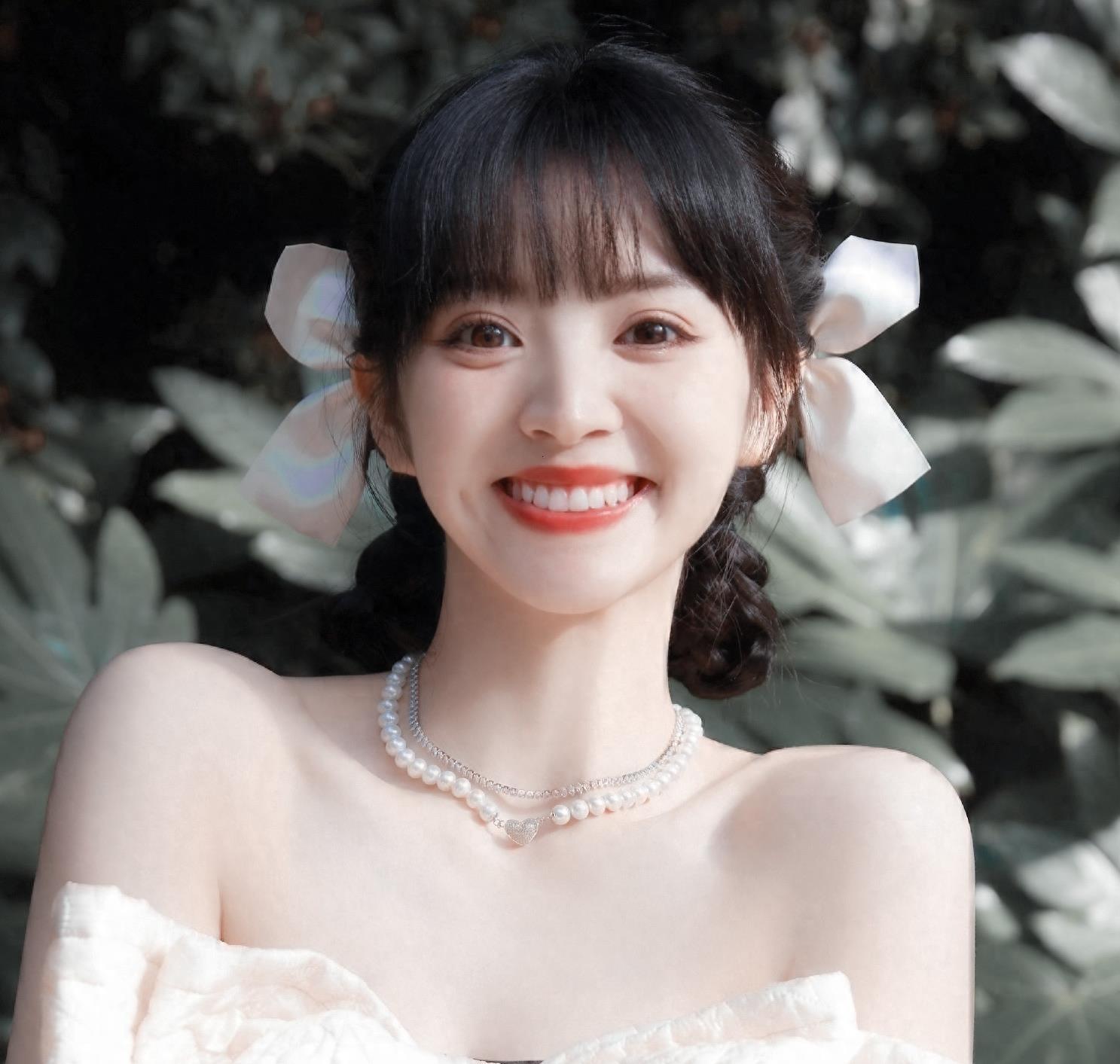 大眼妹田曦薇的颜值提升 大眼妹田曦薇的颜值随着知名度的提升也在