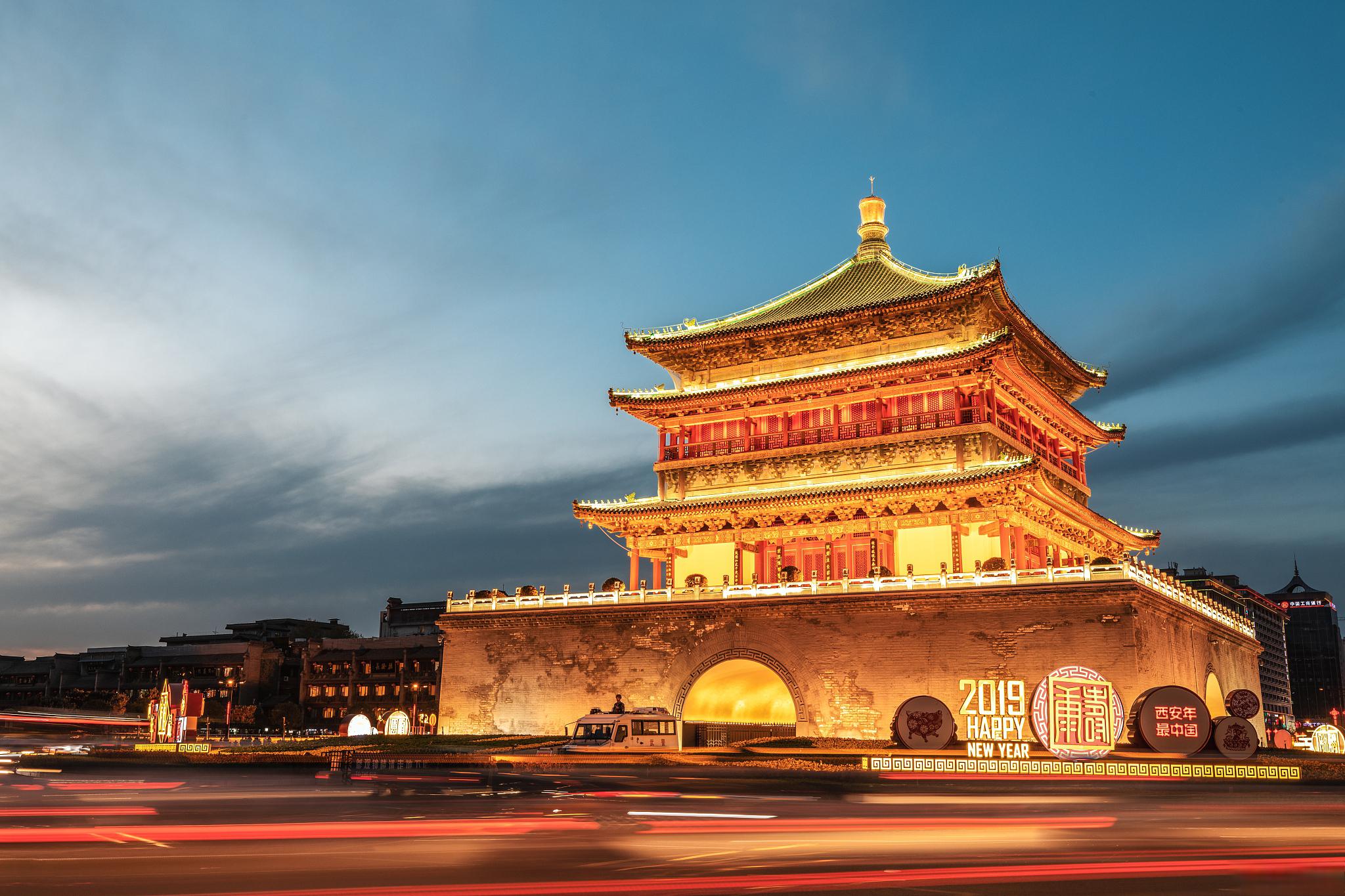 兵马俑,华清池和长恨歌是西安最具代表性的景点,吸引了无数游客前来