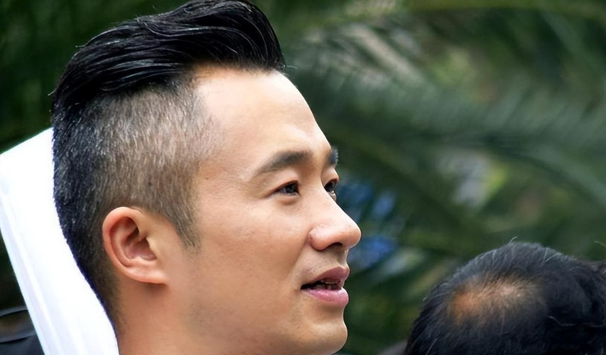 主持人程雷:辟谣不实消息 程雷因肝病去世的消息不实,程雷本人通过