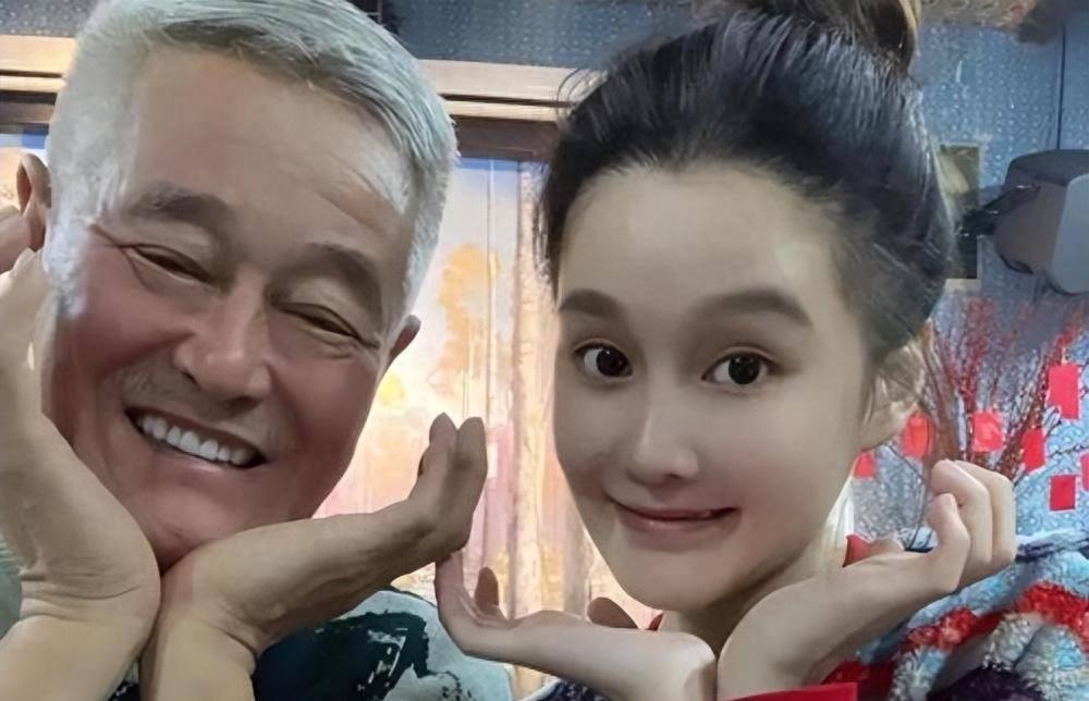 赵本山女儿高调炫富 球球为腹中孩子买奢侈品,衣服摆满床价值数十万