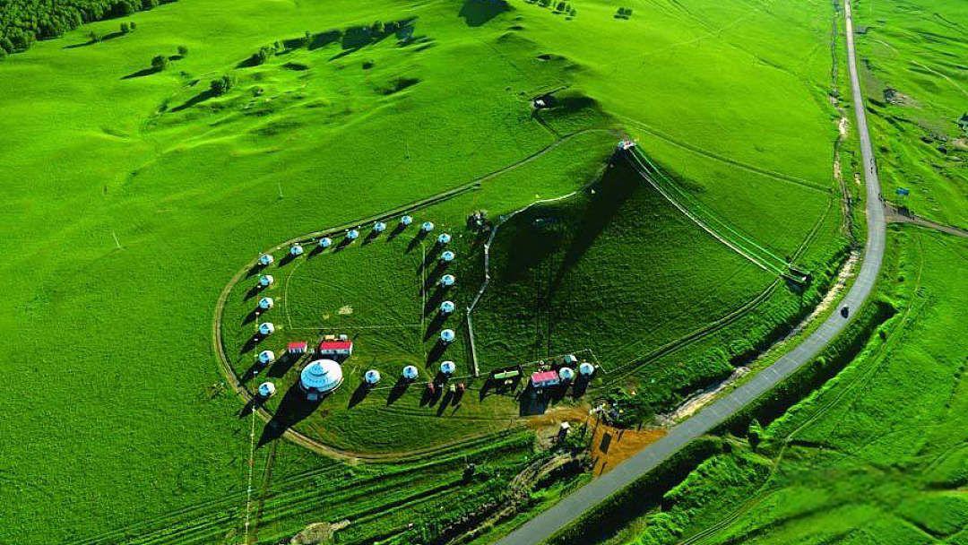 阿拉善左旗旅游攻略 阿拉善左旗位于内蒙古自治区阿拉善盟,拥有丰富的