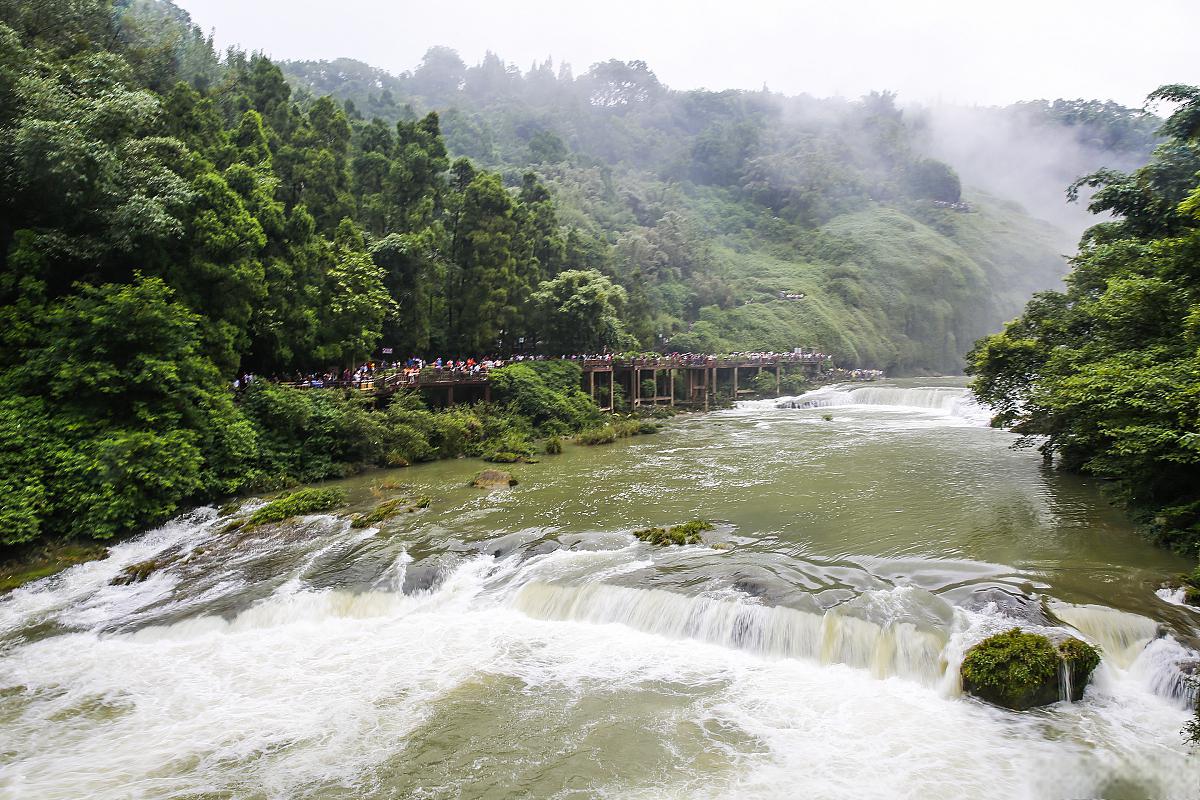 贵州安顺黄果树瀑布攻略 黄果树瀑布位于中国贵州省安顺市,是中国最