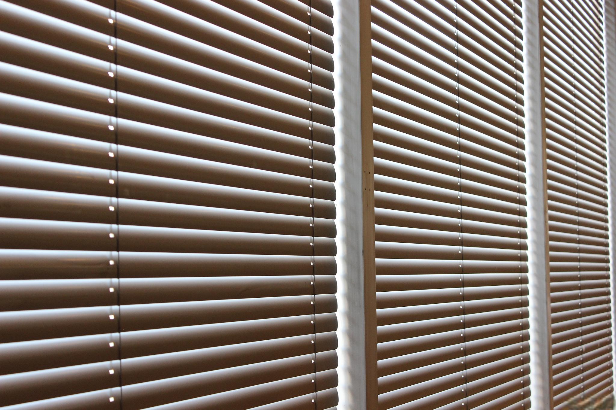 百叶窗安装技巧 百叶窗是一种非常流行的窗户类型,它不仅可以提供充足