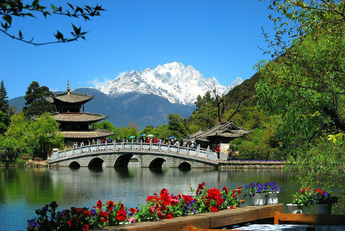 大理旅游必去的景点 大理是中国云南省的一个风景如画的城市,被誉为