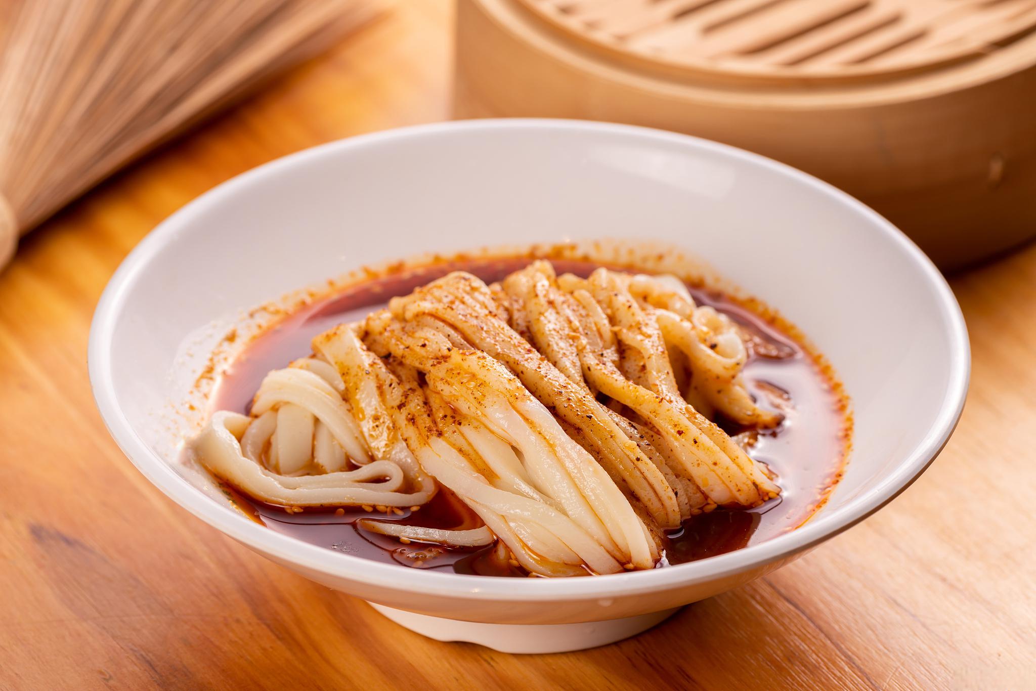 咸阳美食和游玩景点推荐 咸阳是陕西省的一个历史文化名城,拥有着丰富