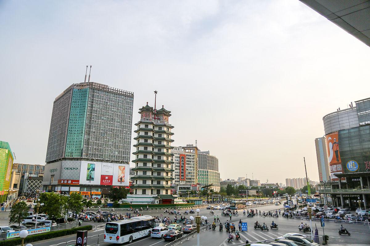 郑州旅游攻略 郑州,作为河南省的省会城市,拥有丰富的历史文化底蕴和