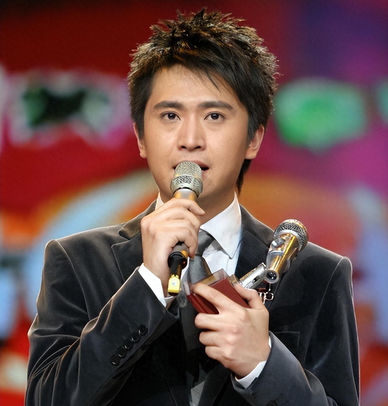 杨帆:魅力主持的综艺之星 杨帆作为一名主持人,以独特的个性和出色的