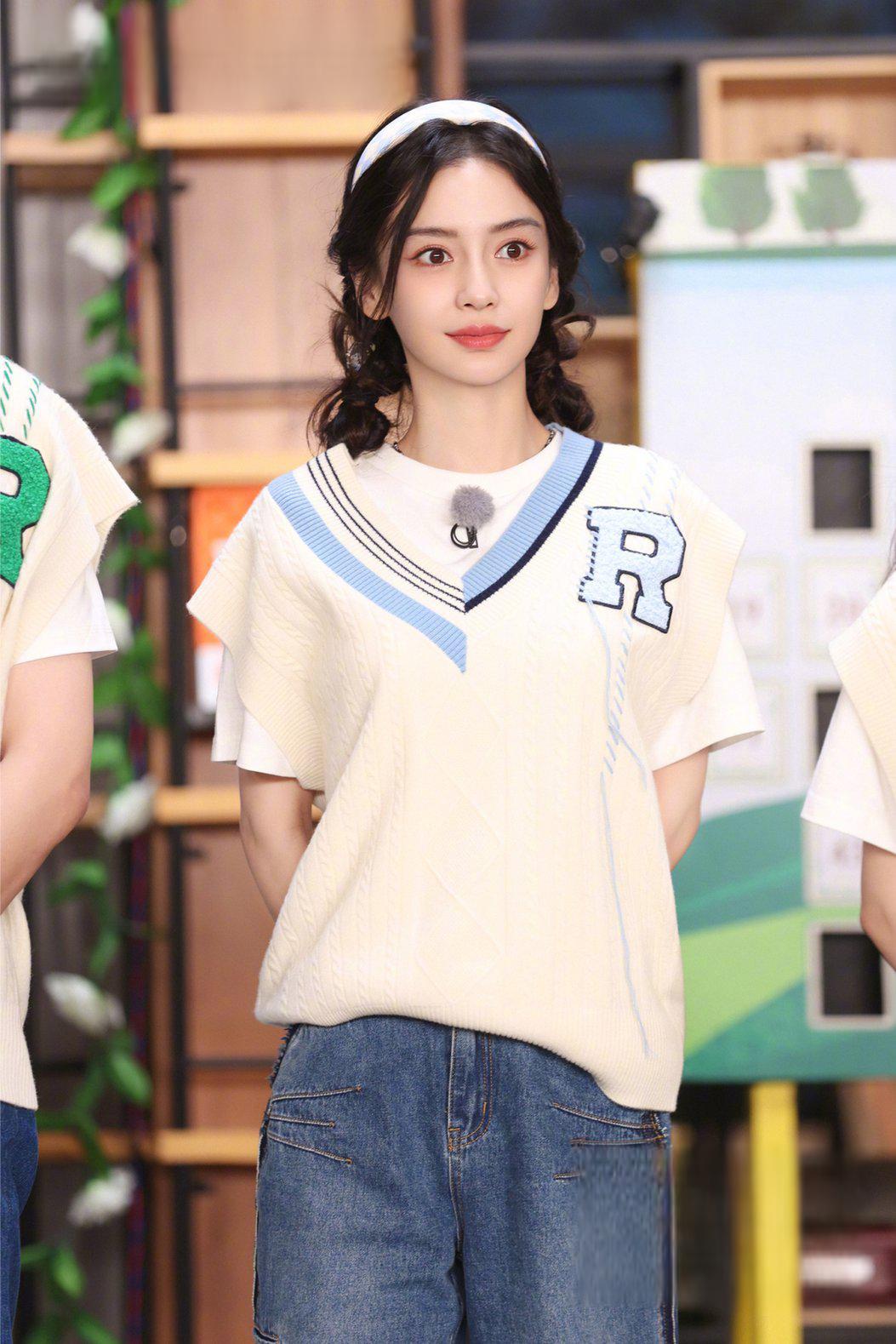 angelababy因观看疯马秀被指为色情行业站台,近日有份录制的《奔跑吧